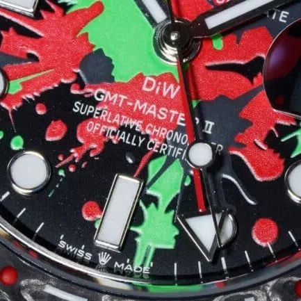top-tier replicaVSRolexGMT-Master new carbon fiber case carbon fiber pattern watch front view