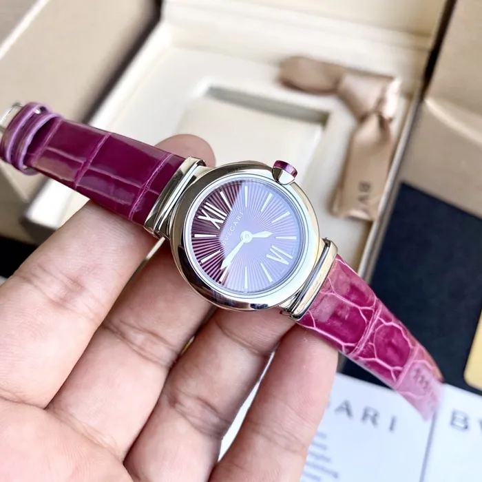 top-tier watch Bvlgari women's red plate red strap LVCEA series quartz watch clasp picture