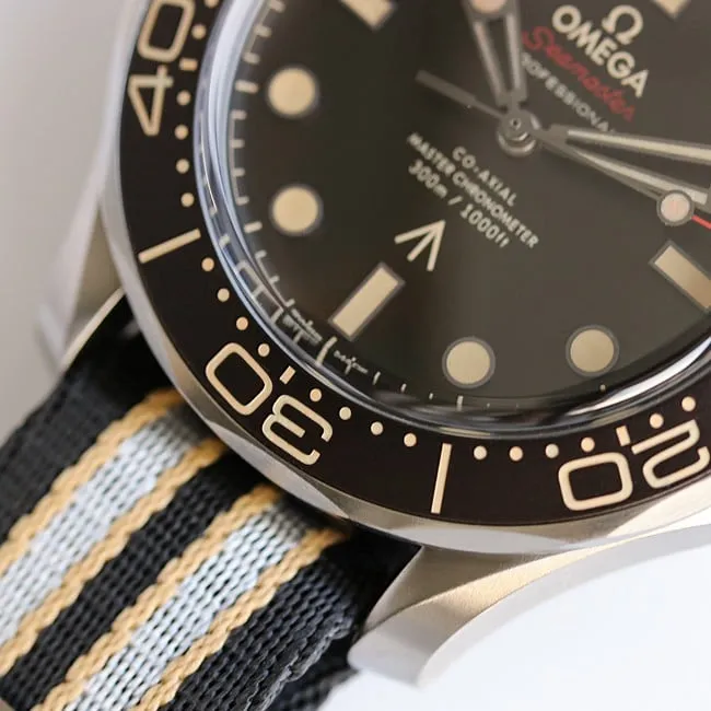OR factory Omegatop-tier watch men's black dial nylon strap mechanical watch clasp picture