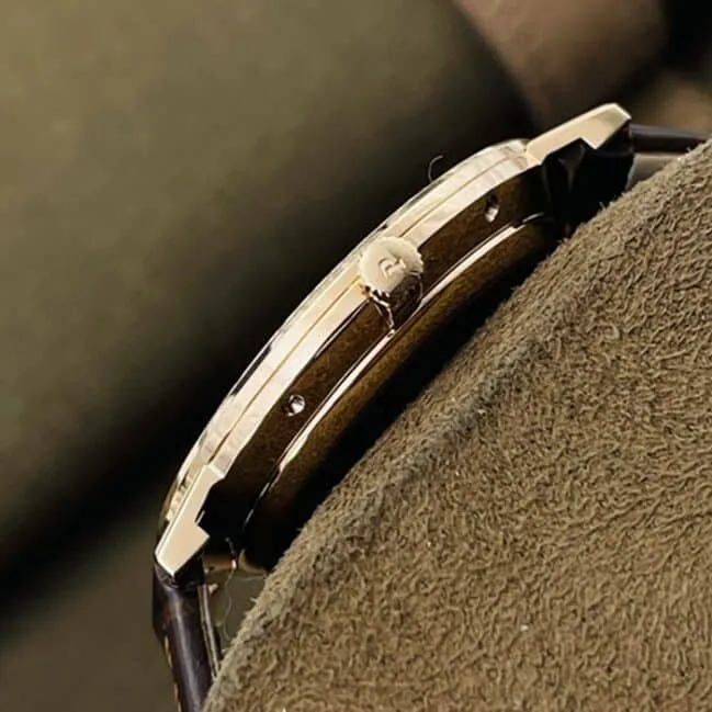 Top-tier watch Piaget men's white dial brown belt dragon and phoenix series watch front view