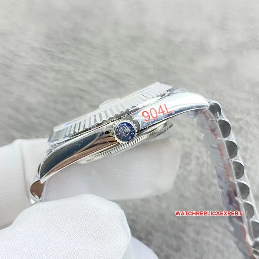 GM FactoryRolexDay-Date type 1:1super clonewhite dialm228239-0046caseback live photo