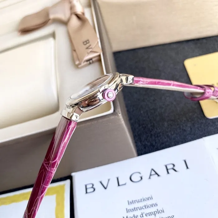 Top-tier watch Bvlgari women's red plate and red strap LVCEA series quartz watch back cover picture