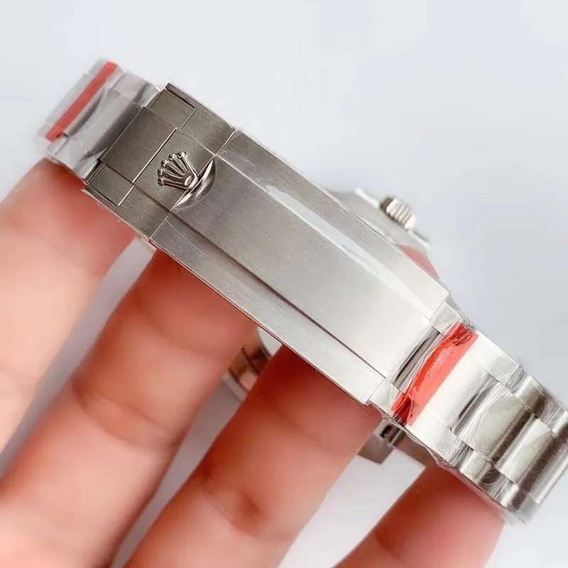 N-factory "Water Ghost" Rolex V10 arrived, fixed bezel fading, side view.