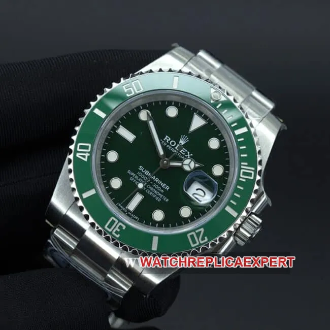Clean FactoryRolextop-tier watch men's green dialsteel braceletStarbucks Submariner40mmautomatic movementside view