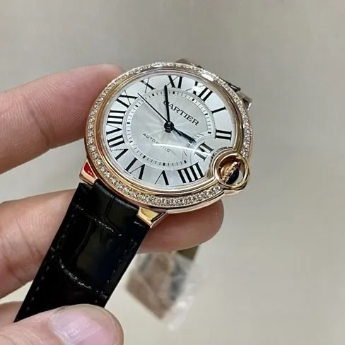 top-tier watch Cartier men's white dial black belt 18Krose gold South African real diamond leather strap mechanical watch front view