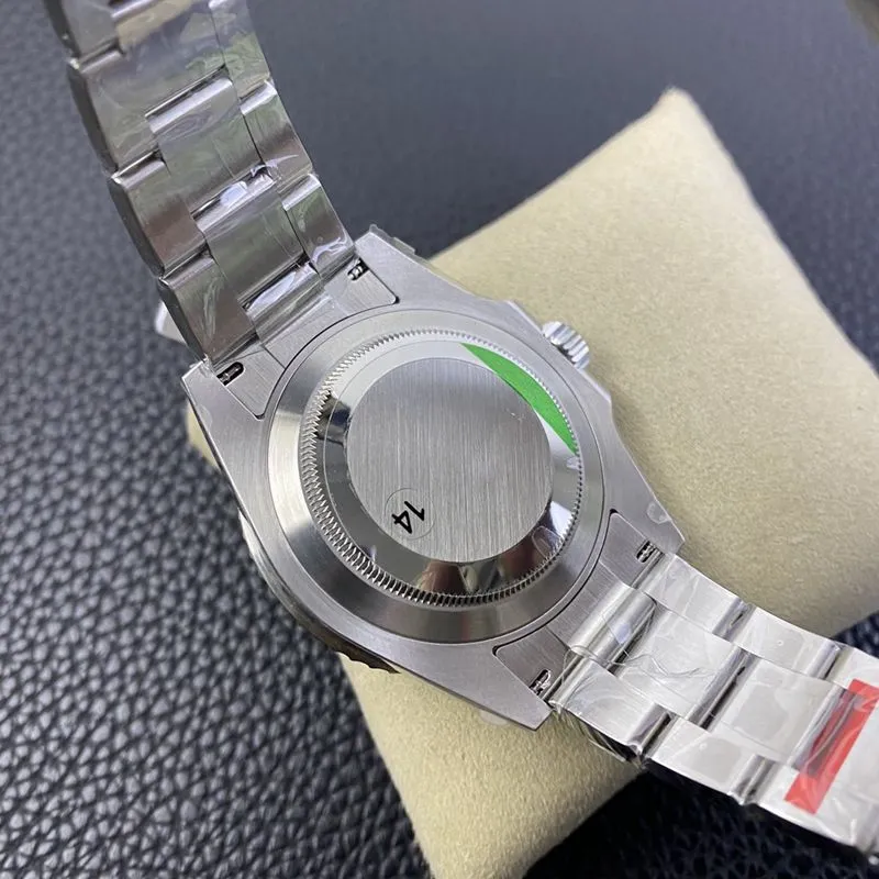 Rolexreplica watch Black Submariner watch clasp picture