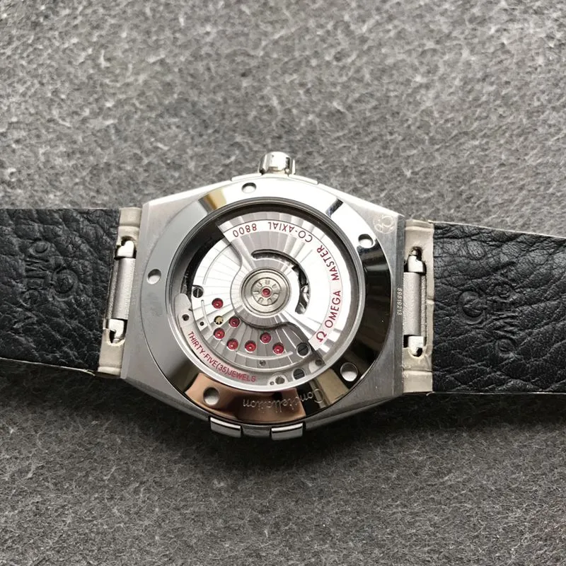 Omegatop-tiersuper watch fifth generation constellation series men's mechanical watch side view
