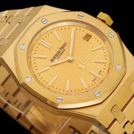 top-tier watch Audemars Piguet super two-hand mechanical movement Royal Oak15202 gold plate yellow bottom men's watch side view