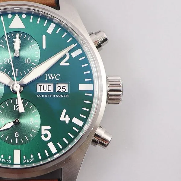 IWC watch IWC3777 pilot chronograph series watch side view