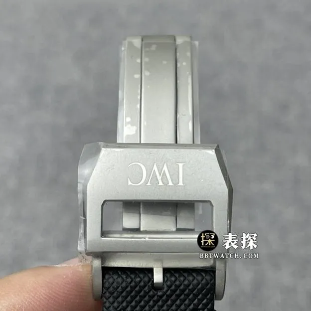 ZF FactoryIWC watch flight IW389001top-tier watch men's black dialleather strap model pictures and prices side live photo
