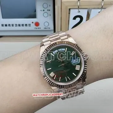 1:1replica watch VS FactoryRolexDay-Dategreen dialrose goldsteel braceletcaseback live photo