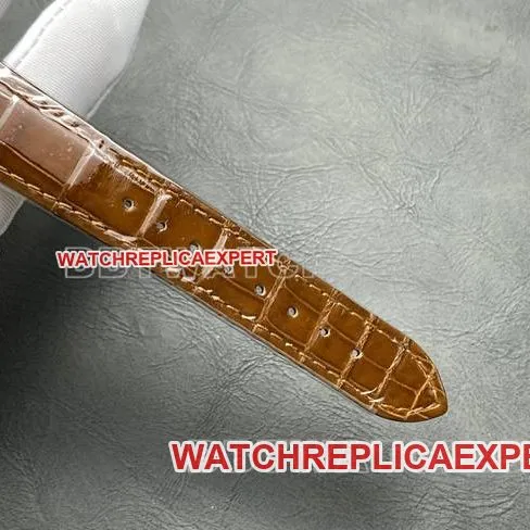 top-tier watch tank DR factory Cartier silver white dialquartz brown leather braceletfront live photo
