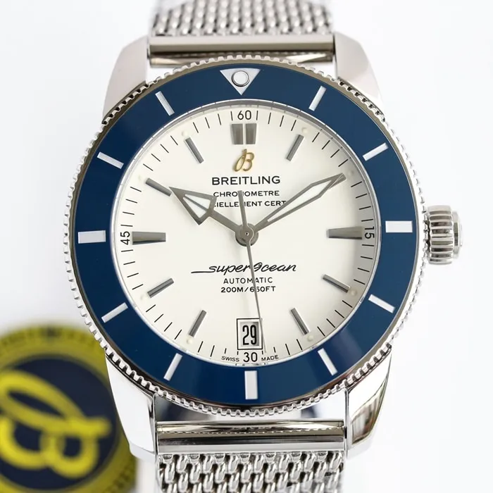 top-tier watch Breitling men's white dial mechanical watch detail shots