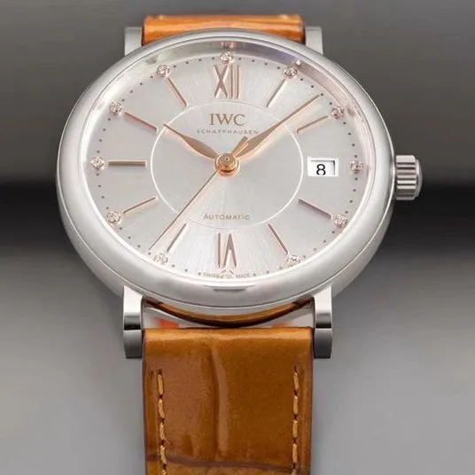 IWCsuper watch women's model Portofino extremely elegant ladies' watch side view