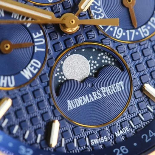 Audemars Piguettop-tier watch men's blue dial gold steel braceletRoyal Oak26574ST series mechanical watch side view