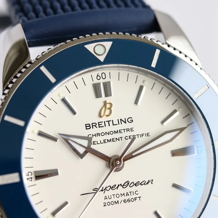 top-tier watch Breitling men's white dial super ocean culture series mechanical watch back cover picture