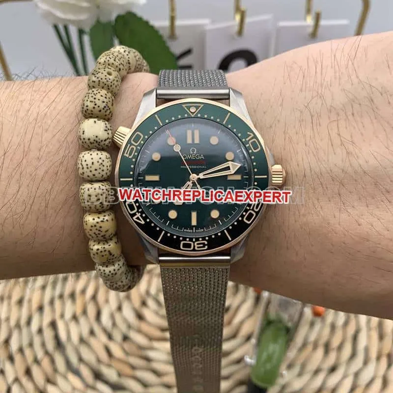 VSOmegaSeamastertop-tier 1:1super clonegreen dial300m titanium210.90.42front live photo