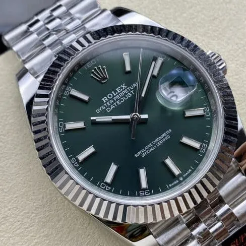 How Long Does a Rolex Watch Last, and How