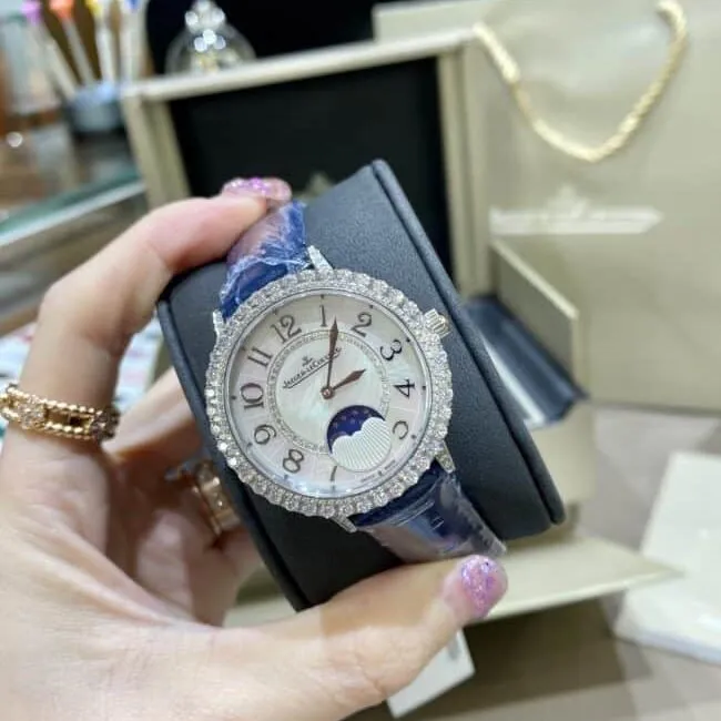 Jaeger-LeCoultre Moonphase Master GF vs ZF