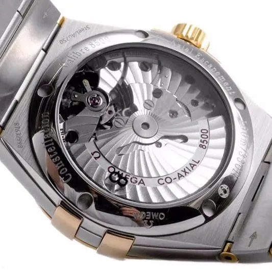 Omegasuper temperament model vs. constellation rose gold temperament model 8500 mechanical watch movement picture