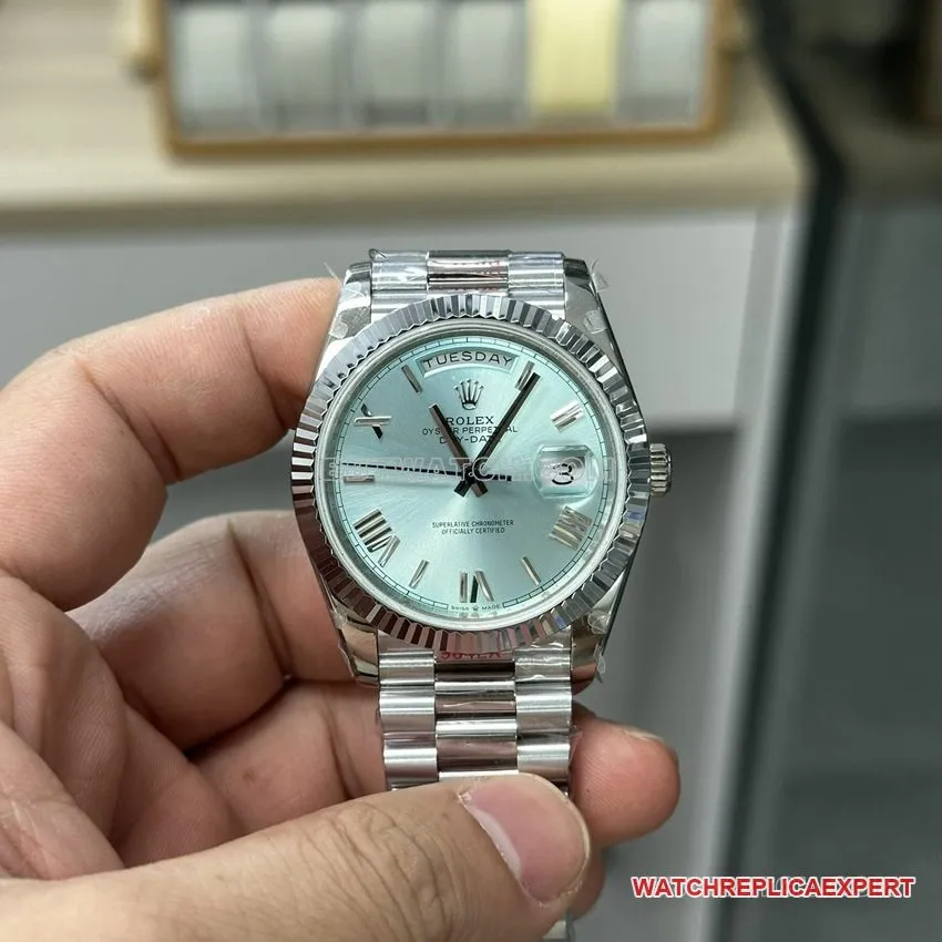 GM FactoryRolexDay-Date type top-tier 1:1super ice blue dialm228236-0018side live photo