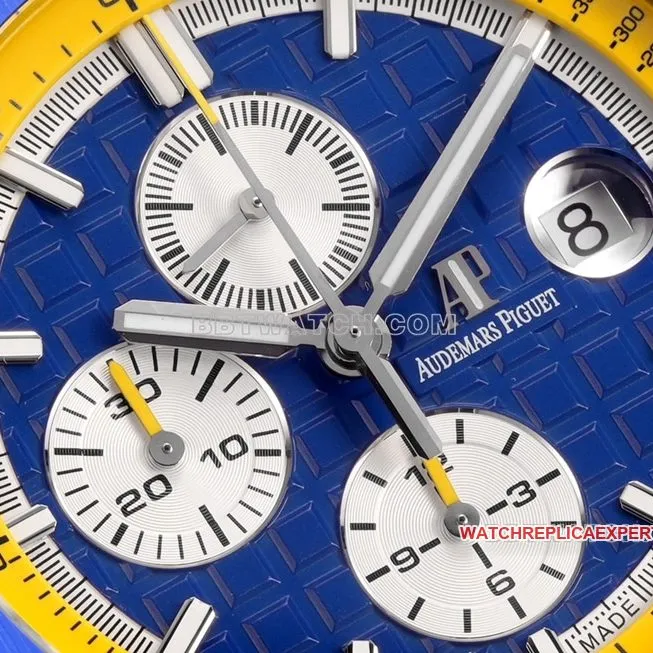 TW factory Audemars PiguetRoyal Oak offshore super cloneblue dial yellow inner bezel26400caseback live photo