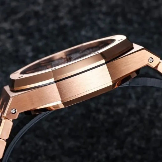 The top-tiersuper cloneR8 factory recently released the new 2022 Audemars Piguetrose gold gray dial Royal Oak self-winding tourbillon watch front view