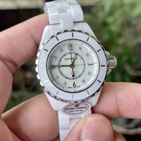 Big factory high-quality replicaEAST super ceramic new product green dialChanelJ12 series ladies watch clasp picture