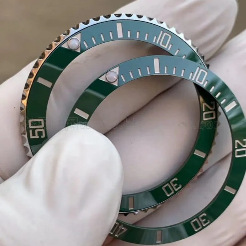 How to deal with the fading of Rolex Starbucks Submariner bezel - clean answers detail shots for you