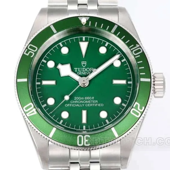 3TTudor Biwan top-tier 1:1high-quality replicagreen dialsteel bracelet model 79230Gfront live photo