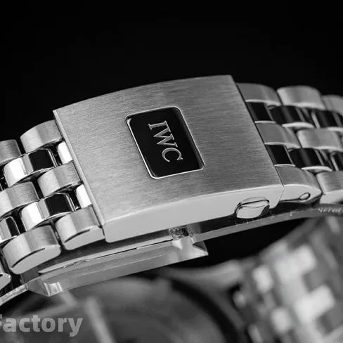 V7 Factory Top collectibles IWC collectible watches Men's White Dial Steel Band Pilot XVIII Series Round Dial Mechanical Watches Front View