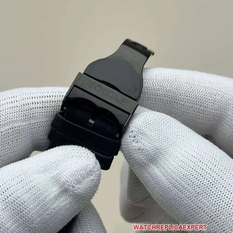 GRTudor Biwan 1:1top-tier replicablack dialleather strap model 2019 Only Watchcaseback live photo
