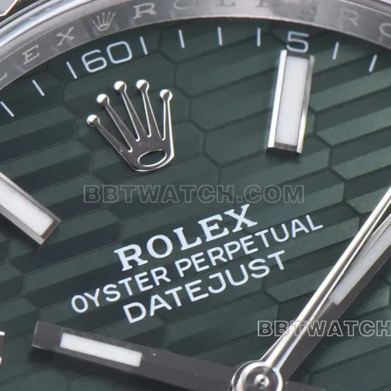 C factory Rolex log water ripple green dial five grid chain m126334-0030front live photo