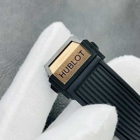 top-tier replicaHublot Big Bang Series 44MM gold case black rubber watch side view