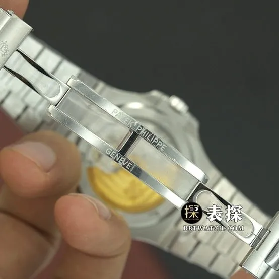 3K Factory sporty and elegant Patek Philippe1:1replica watch lumegreen dialsteel bracelet model 5711/1A-014caseback live photo