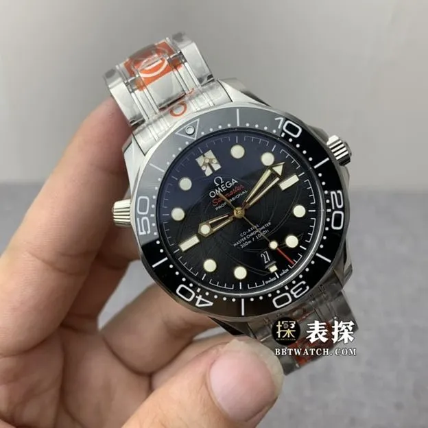 OR factory OmegaSeamastertop-tier watch men's black dial laser engraved barrel pattern steel bracelet model pictures and prices side live photo