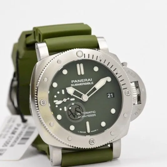 VS Factory2020 Paneraireplica new product PAM1055 watch 42MM Green Sea Soul side view