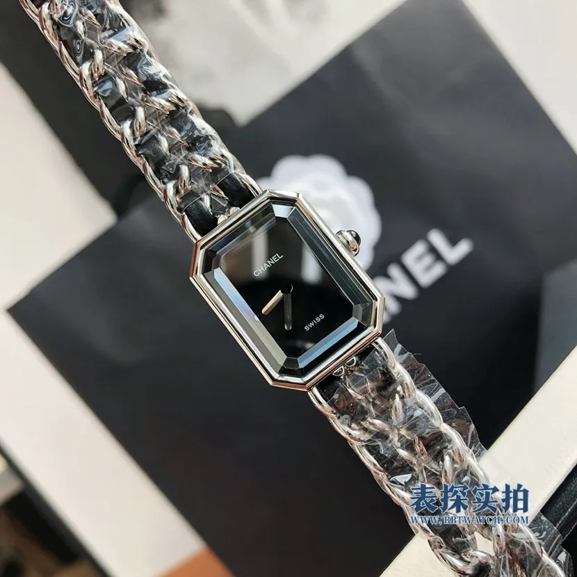 top-tier replicac factory Chanelblack dial ladies quartz watch front