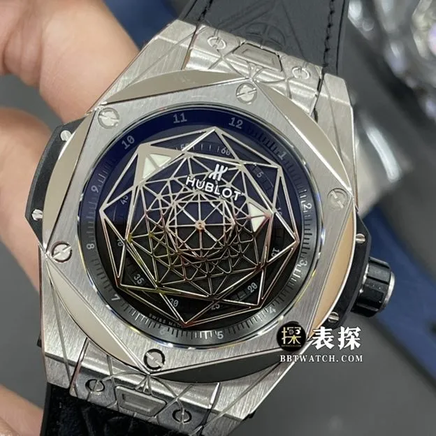 WWF men's Hublot1:1replica watch black dial rubber model 415.NX.1112.VR.MXM16bracelet picture