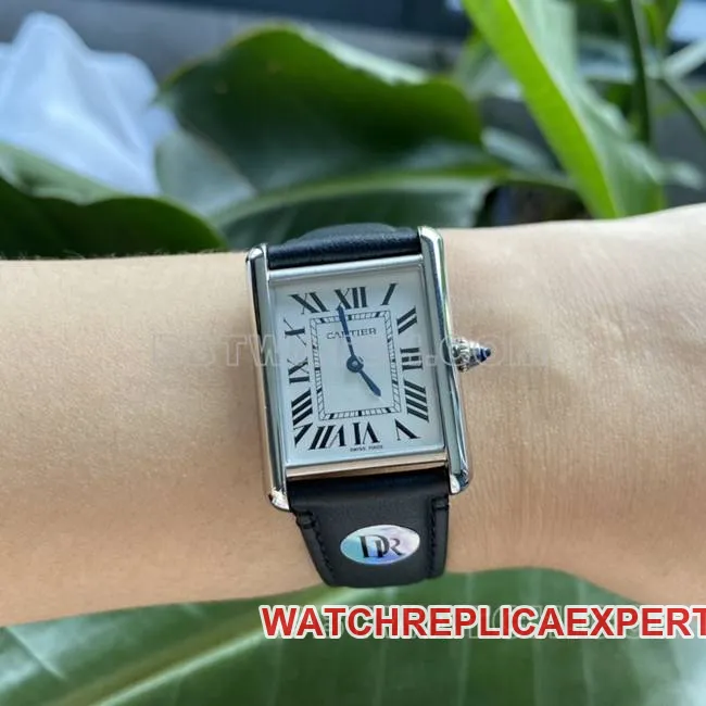 top-tier watch DR factory tank Cartierwhite dial medium quartz black braceletbraceletlive photos