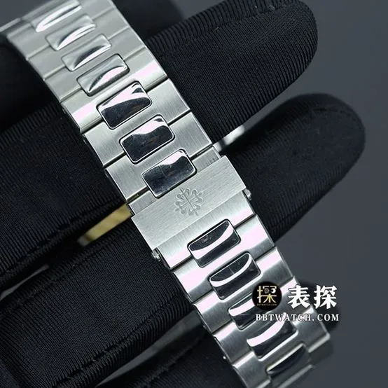 GR factory Patek Philippe sports elegant 5726 top-tier watch men's annual calendar blue dialsteel bracelet model pictures and prices side live photo