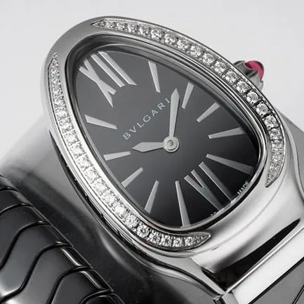 Bvlgaritop-tier watch women's black dialrubber strapquartz back cover picture
