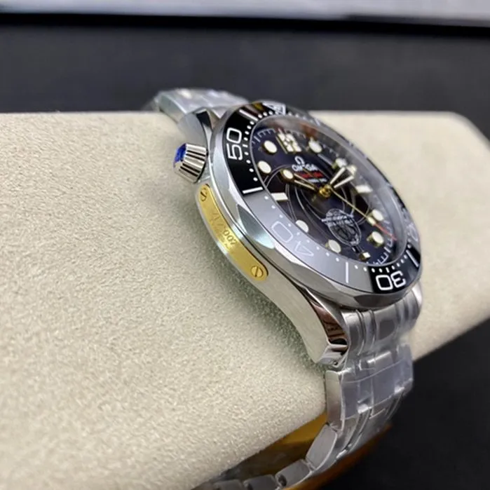 top-tier watch Omega men's blue dialSeamaster series steel bracelet watch movement picture