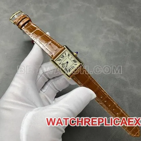 top-tier watch tank DR factory Cartier silver white dialquartz brown leather braceletfront live photo