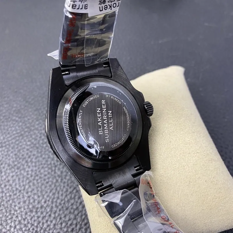 ReplicaRolex watch Submariner latest modified all black clasp picture