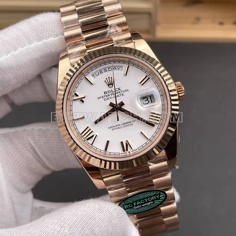 Rolex watch RC factory Day-Date40mmwhite dial3255rose goldsteel bracelet front live photo