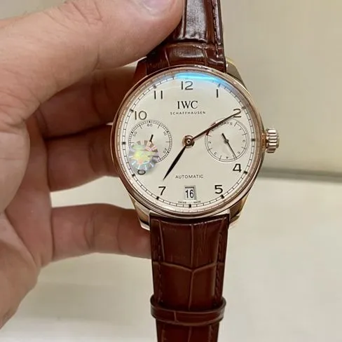 top-tier watch IWC men's white dial brown belt Portuguese 7 series natural diamond automatic movementleather strap watch detail shots