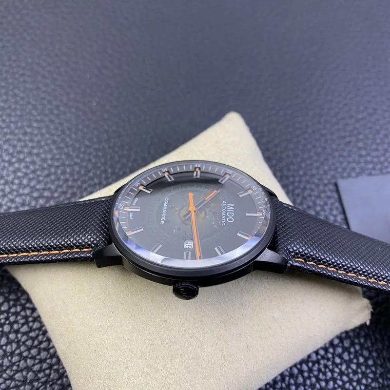 Mido high-quality collectible watches newly launch Commander Gradient Champs Elysees series gradient 80-hour watch side view