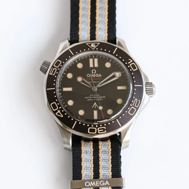 007 Movie "No Time to Die" Themed Strap Top Watch - "Seamaster Diver 300M 007 Edition" Front View