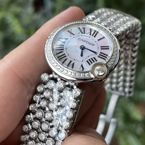 top-tier replicasuper watch Cartier women's white dialsteel bracelet blue balloon series quartz watch clasp picture